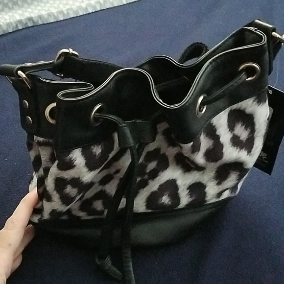 Bucketbag - Picture 2 of 2